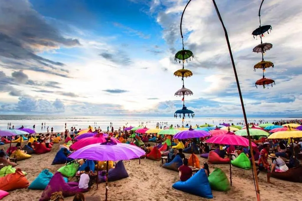 سمينياك Mesari Beach Hut Prasada